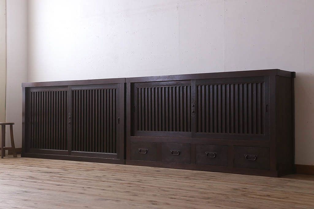 アンティーク家具　古民具・骨董　明治大正期　六尺　縦桟引き戸の重ね水屋箪笥