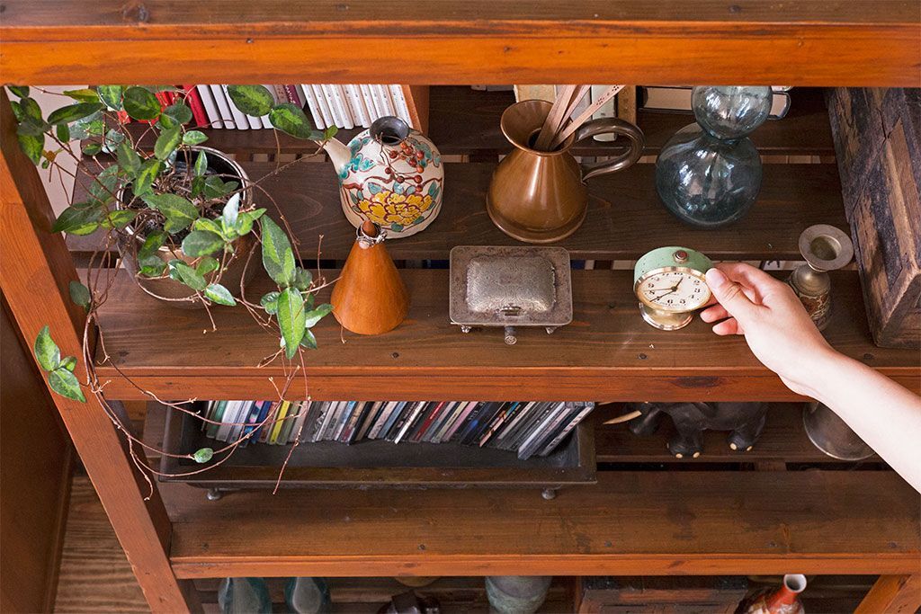 アンティーク家具　特大サイズ　古い木製の和製アンティーク飾り棚