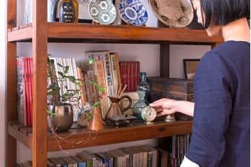 アンティーク家具　特大サイズ　古い木製の和製アンティーク飾り棚