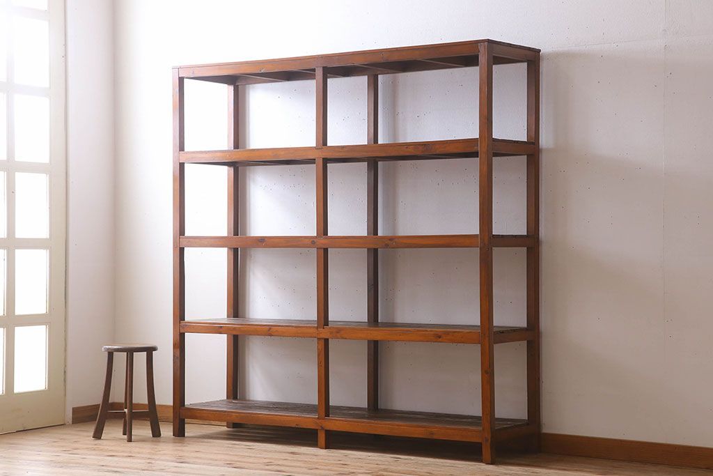 アンティーク家具　特大サイズ　古い木製の和製アンティーク飾り棚