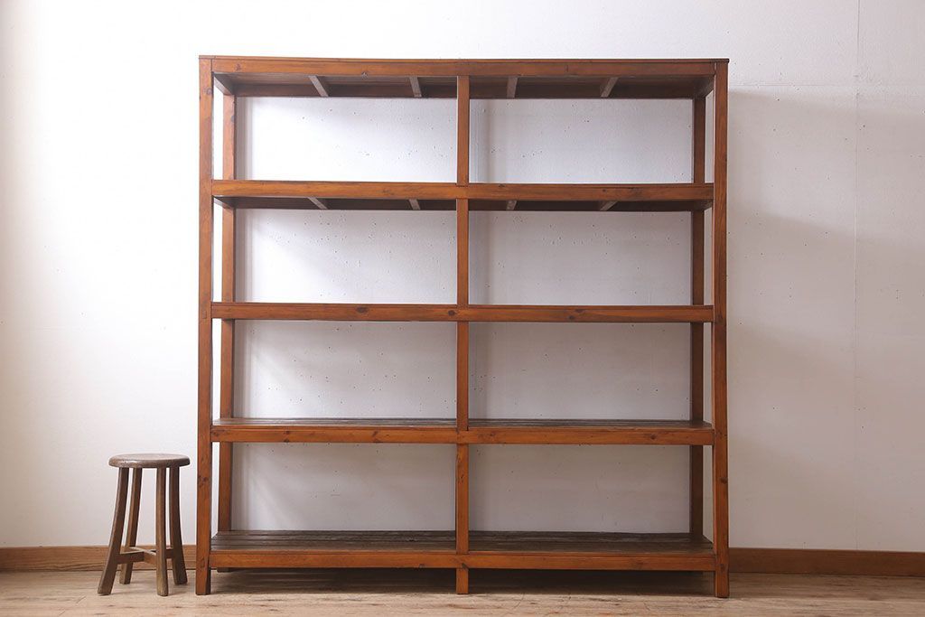 アンティーク家具　特大サイズ　古い木製の和製アンティーク飾り棚