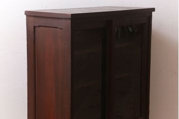アンティーク家具　杉材製　小ぶりなアンティーク本箱