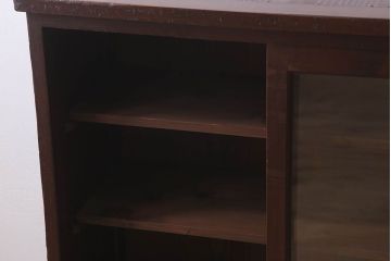 アンティーク家具　杉材製　小ぶりなアンティーク本箱