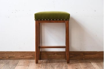 レトロ家具　古い欅材製のレトロなクッション座面角スツール