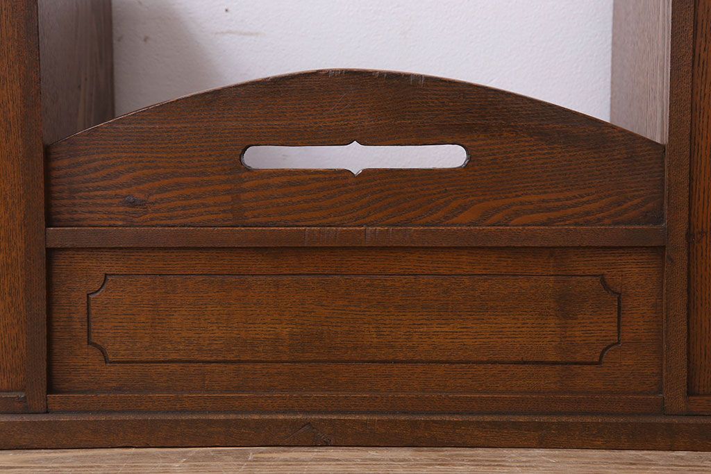 アンティーク雑貨　タモ材製　優れた意匠　和製アンティークの卓上収納(本立て)