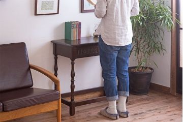 アンティーク家具　イギリスアンティーク　オーク材　サイドテーブル