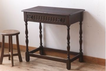アンティーク家具　イギリスアンティーク　オーク材　サイドテーブル