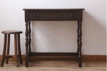 アンティーク家具　イギリスアンティーク　オーク材　サイドテーブル