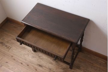 アンティーク家具　イギリスアンティーク　オーク材　サイドテーブル
