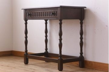 アンティーク家具　イギリスアンティーク　オーク材　サイドテーブル