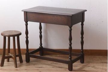 アンティーク家具　イギリスアンティーク　オーク材　サイドテーブル