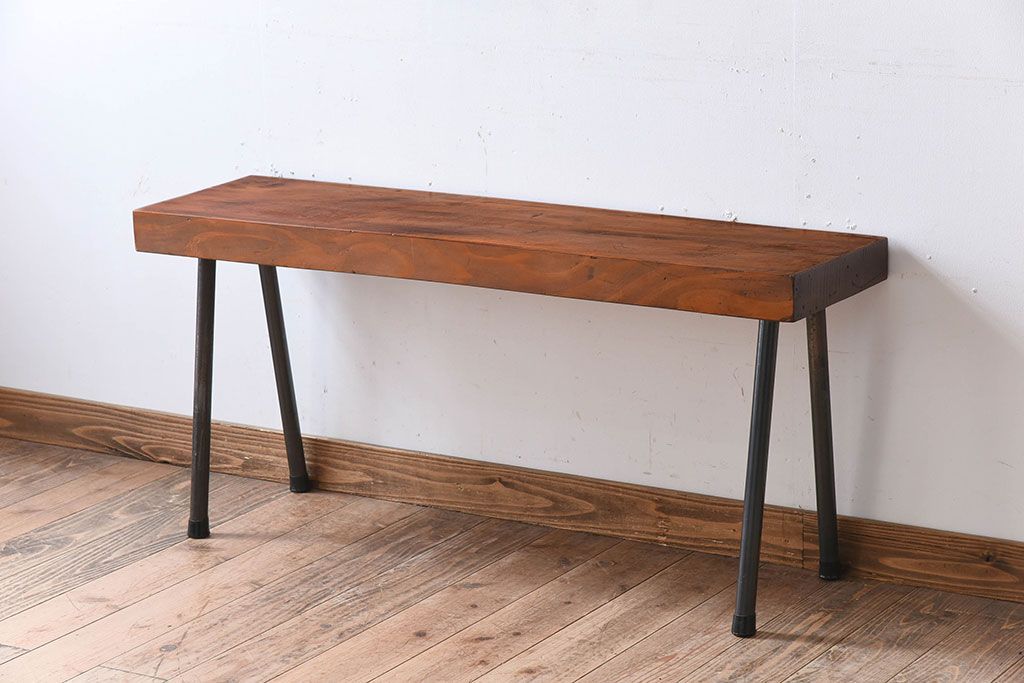 アンティーク家具　 天板一枚板　檜材　シンプルな鉄脚ベンチ(3)