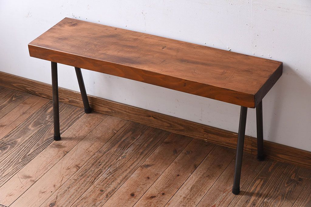 アンティーク家具　 天板一枚板　檜材　シンプルな鉄脚ベンチ(3)