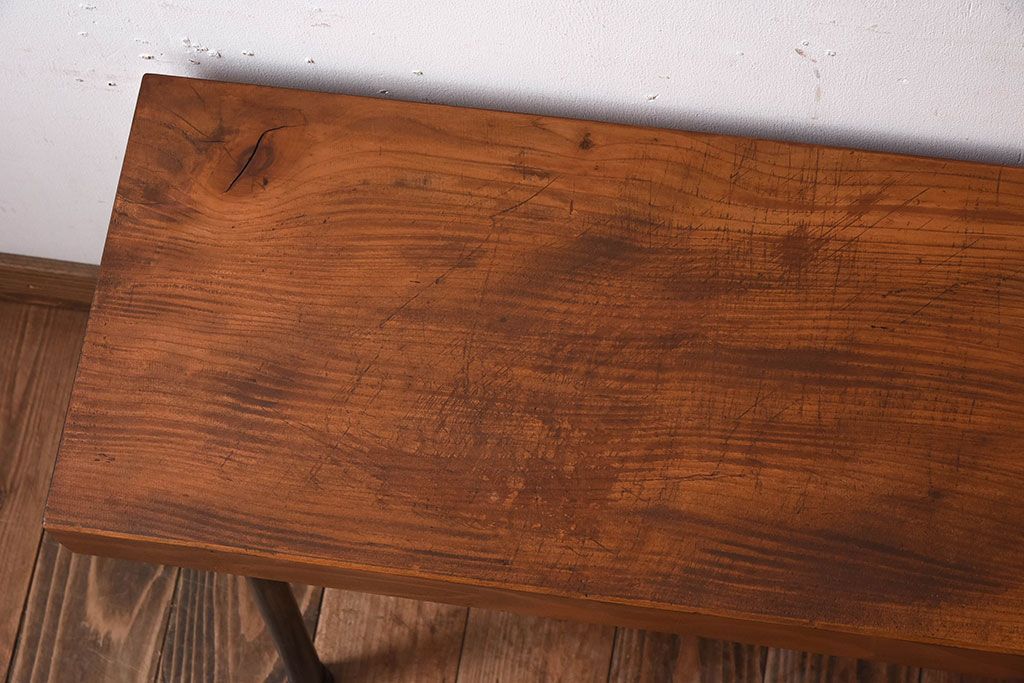 アンティーク家具　 天板一枚板　檜材　シンプルな鉄脚ベンチ(3)