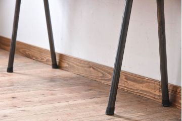 アンティーク家具　 天板一枚板　檜材　シンプルな鉄脚ベンチ(3)