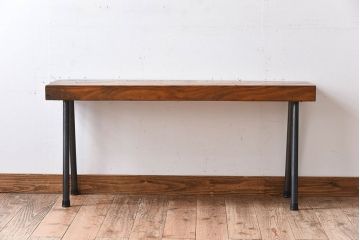 アンティーク家具　天板一枚板　檜材　シンプルな鉄脚ベンチ