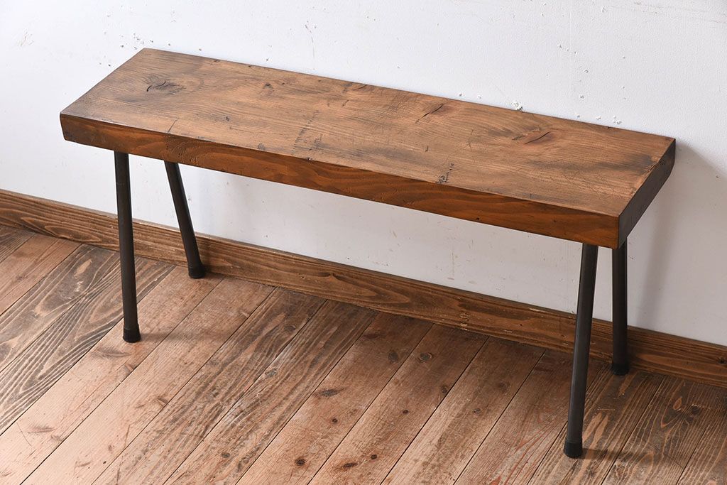 アンティーク家具　天板一枚板　檜材　シンプルな鉄脚ベンチ