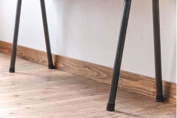 アンティーク家具　天板一枚板　檜材　シンプルな鉄脚ベンチ