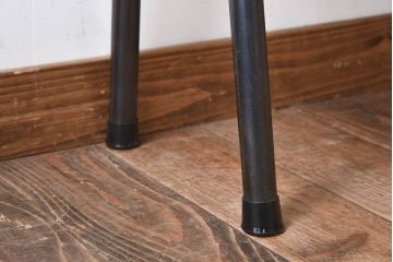 アンティーク家具　天板一枚板　檜材　シンプルな鉄脚ベンチ