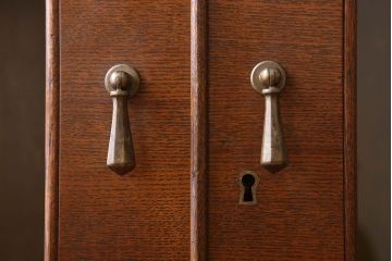 レトロ家具　昭和レトロ　シンプルデザインの古いナラ材製本箱(ブックケース)