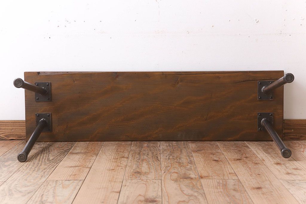 アンティーク家具　天板一枚板　檜材　シンプルな鉄脚ベンチ(1)