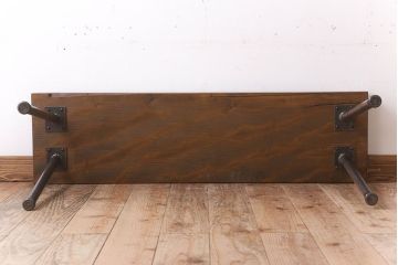 アンティーク家具　天板一枚板　檜材　シンプルな鉄脚ベンチ(1)