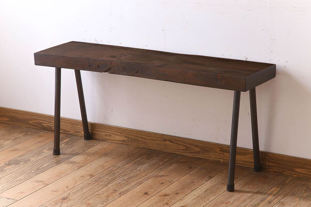 アンティーク家具　天板一枚板　檜材　シンプルな鉄脚ベンチ(2)