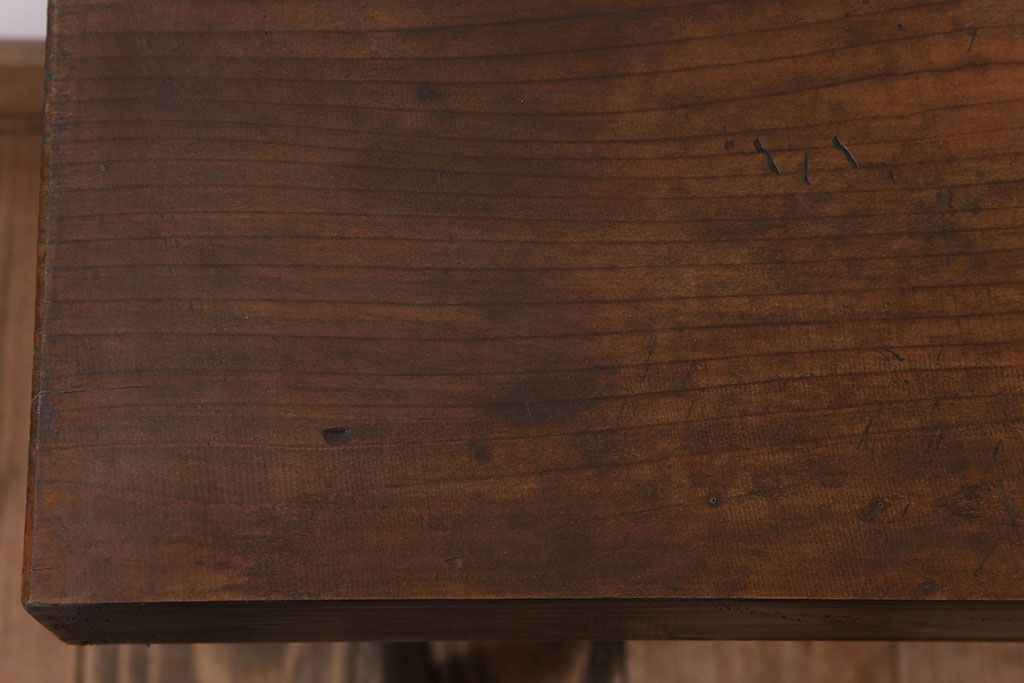 アンティーク家具　天板一枚板　檜材　シンプルな鉄脚ベンチ(2)