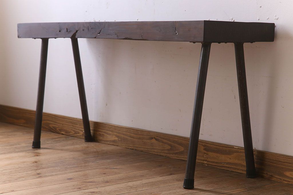 アンティーク家具　天板一枚板　檜材　シンプルな鉄脚ベンチ(2)