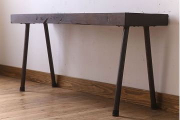 アンティーク家具　天板一枚板　檜材　シンプルな鉄脚ベンチ(2)