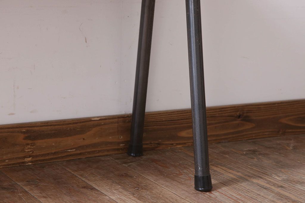 アンティーク家具　天板一枚板　檜材　シンプルな鉄脚ベンチ(2)
