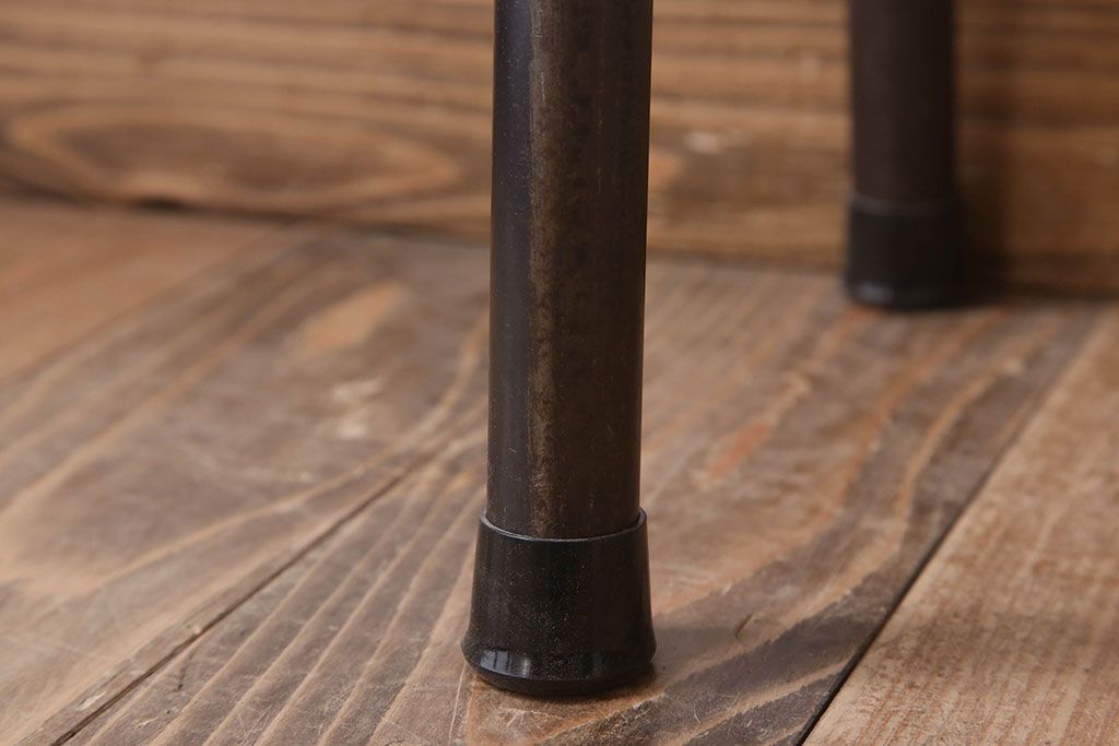 アンティーク家具　天板一枚板　檜材　シンプルな鉄脚ベンチ(2)