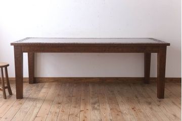 中古　特注品　軽井沢彫りの大ぶりダイニングテーブル