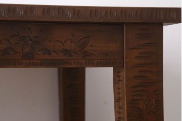 中古　特注品　軽井沢彫りの大ぶりダイニングテーブル