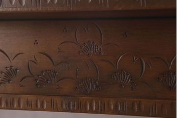 中古　特注品　軽井沢彫りの大ぶりダイニングテーブル