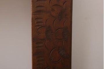 中古　特注品　軽井沢彫りの大ぶりダイニングテーブル