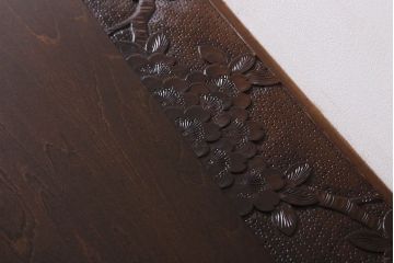 中古　特注品　軽井沢彫りの大ぶりダイニングテーブル