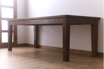 中古　特注品　軽井沢彫りの大ぶりダイニングテーブル