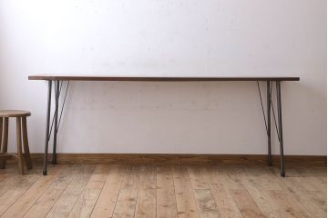 アンティーク家具　天板一枚板　朴の木材　アンティーク　シンプルな鉄脚テーブル