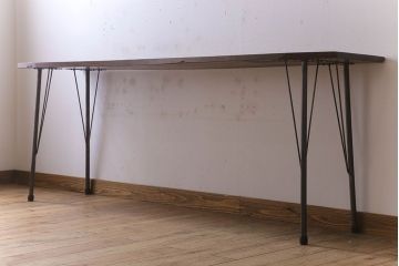 アンティーク家具　天板一枚板　朴の木材　アンティーク　シンプルな鉄脚テーブル