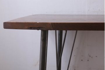 アンティーク家具　天板一枚板　朴の木材　アンティーク　シンプルな鉄脚テーブル