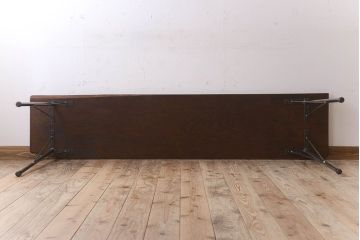 アンティーク家具　天板一枚板　朴の木材　アンティーク　シンプルな鉄脚テーブル