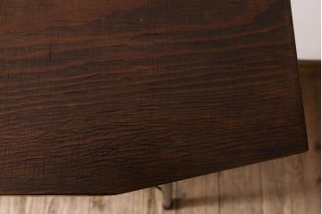 アンティーク家具　天板一枚板　朴の木材　アンティーク　シンプルな鉄脚テーブル