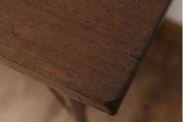 アンティーク家具　天板一枚板　ラワン材　シンプルな鉄脚テーブル(2)