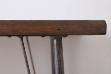 アンティーク家具　天板一枚板　ラワン材　シンプルな鉄脚テーブル(2)