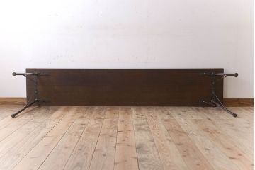 アンティーク家具　天板一枚板　ラワン材　シンプルな鉄脚テーブル(2)