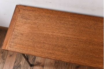 アンティーク家具　古いラワン材製の鉄脚テーブル