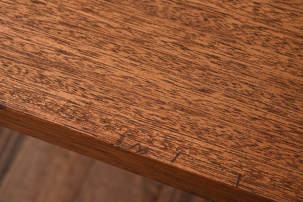 アンティーク家具　古いラワン材製の鉄脚テーブル