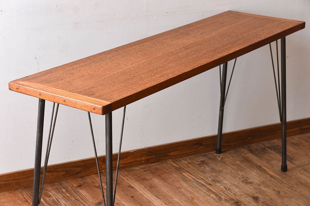 アンティーク家具　古いラワン材製の鉄脚テーブル