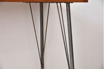 アンティーク家具　古いラワン材製の鉄脚テーブル